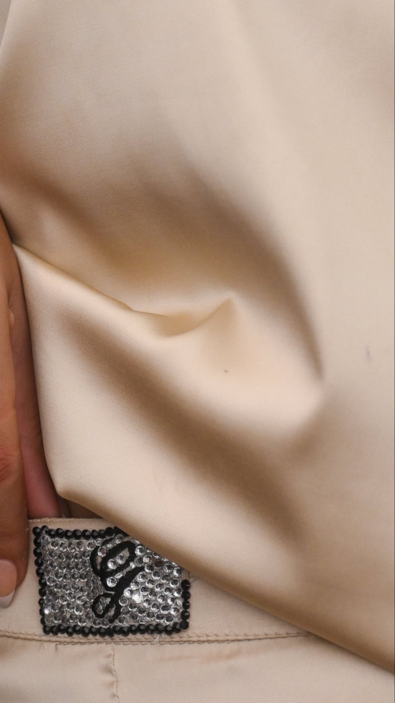 GACIAMI Pearl Satin 3-Piece Robe Loungewear - Detail View